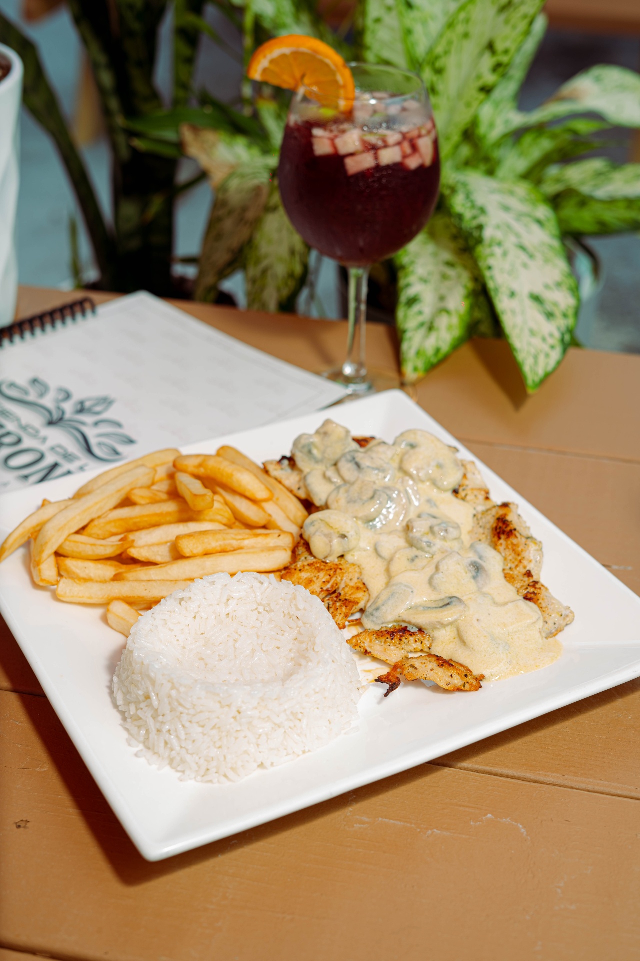 Grilled chicken with mushroom sauce