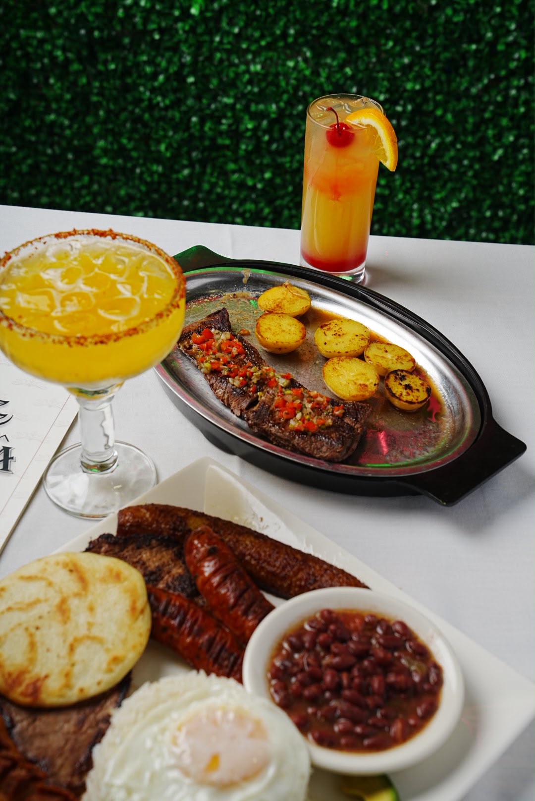 Signature Hacienda plate